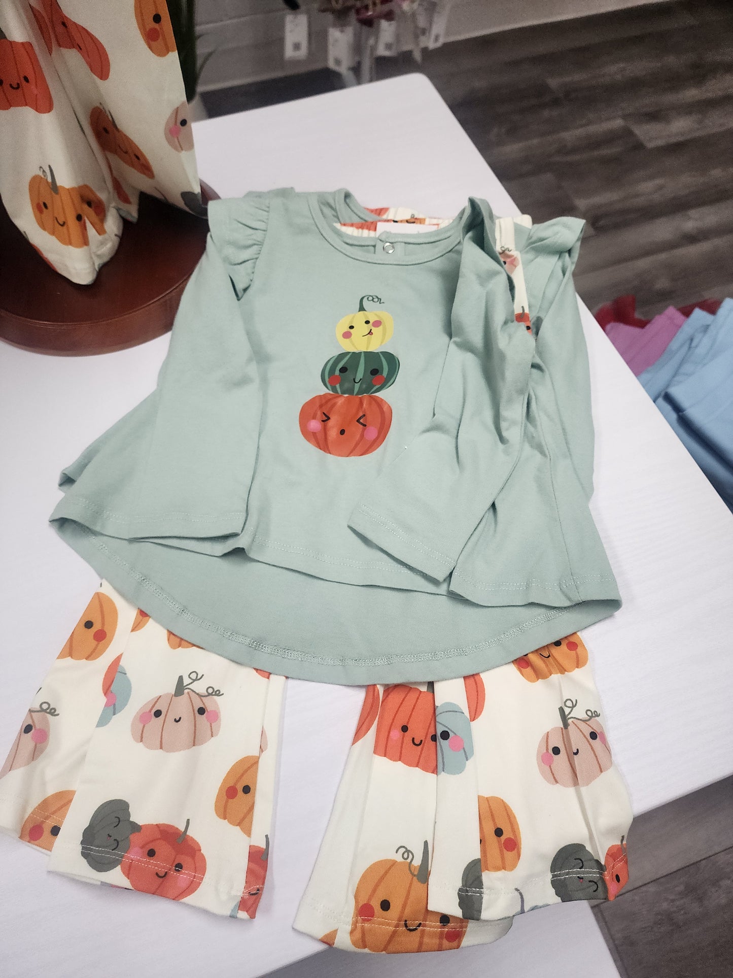 Sage Pumpkin Hi-Low 2pc Set