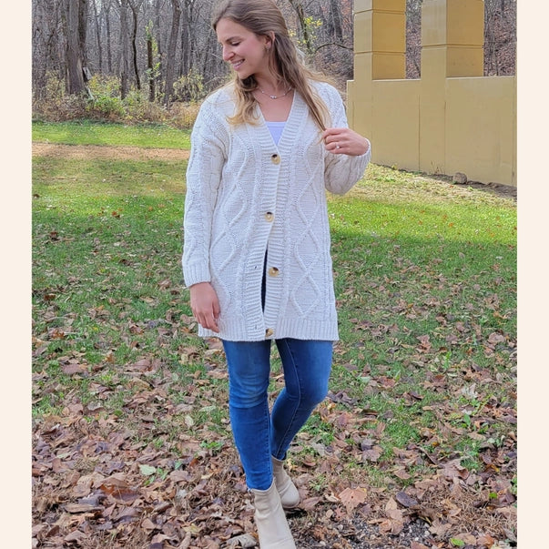Mommy & Me Womens Ivory Cable Knit Sweater
